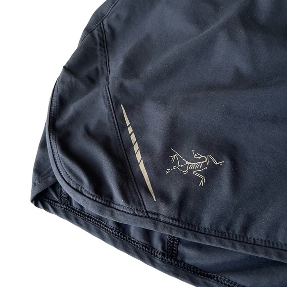 Arc’teryx Lyra Short - Women's Navy Blue Lined Athletic Shorts 32” Waist - Picture 3 of 12